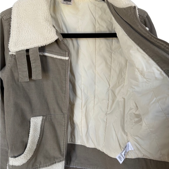 The North Face Women's Olive Green and Cream Jacket - Picture 4 of 5